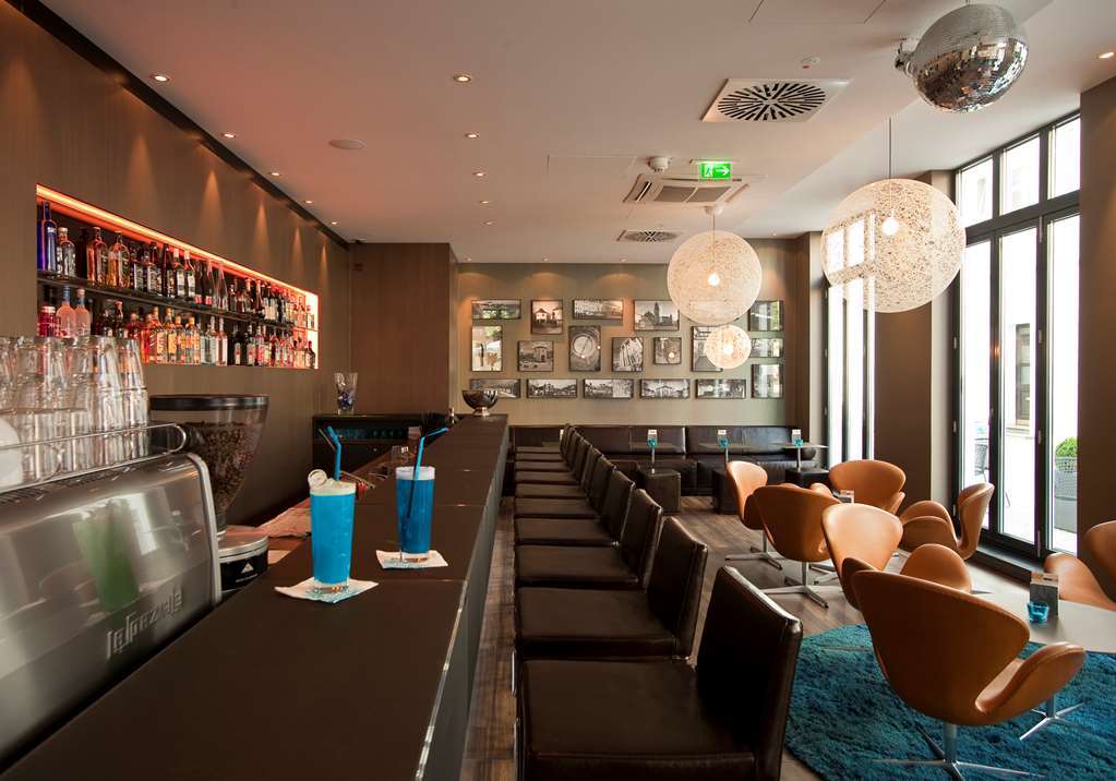 Motel One Saarbrücken Restaurant foto